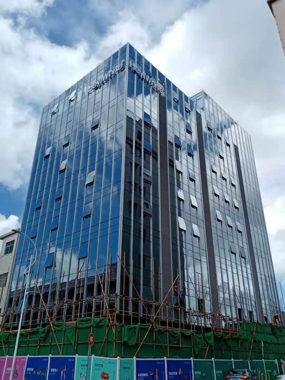 深圳玻璃幕墙工程